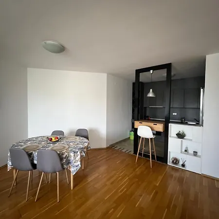 Dolphins Apartment